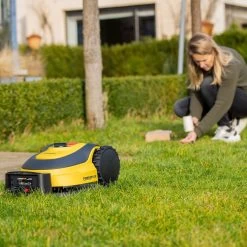 Powerplus POWXG6305 Robotmaaier - 18V - Voor Gazons Tot Ca. 500m² - Maaibreedte 180mm - Incl. Laadstation En Accessoires -Tuin Aanleg 1200x1200 1350