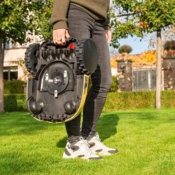 Powerplus POWXG6305 Robotmaaier - 18V - Voor Gazons Tot Ca. 500m² - Maaibreedte 180mm - Incl. Laadstation En Accessoires -Tuin Aanleg 1200x1200 1352