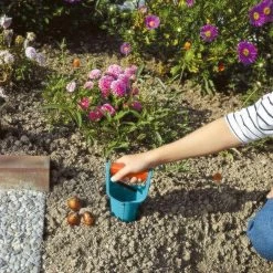 GARDENA Bollenplanter - Diepteaanduiding - Automatische Aardeloslating -Tuin Aanleg 1200x1200 1396