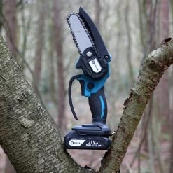 NovarGarden® Mini Kettingzaag NG1 - Met 2x Accu - Takkenzaag - Snoeizaag - Electrisch - Handzaag - Boomzaag - 21V 20 NovarGarden® Mini Kettingzaag NG1 - Met 2x Accu - Takkenzaag - Snoeizaag - Electrisch - Handzaag - Boomzaag - 21V -Tuin Aanleg 1200x1200 1611