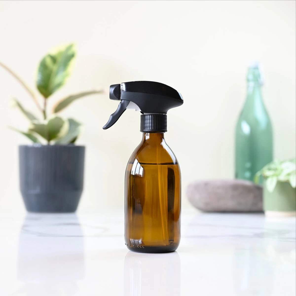 Groeikruid® Haarspuit | 300 Ml Amber Glas Met Vernevelaar | Kappersspuit | Kappersspuit | Waterspuit Haar | Haarspray 3 Groeikruid® Haarspuit | 300 Ml Amber Glas Met Vernevelaar | Kappersspuit | Kappersspuit | Waterspuit Haar | Haarspray