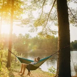 Kanyon Hangmat - Incl. Karabijnhaken En Riemen - Licht Parachutestof - 260 X 140 Cm - Tot 200kg - Groen/Khaki 15 Kanyon Hangmat - Incl. Karabijnhaken En Riemen - Licht Parachutestof - 260 X 140 Cm - Tot 200kg - Groen/Khaki -Tuin Aanleg 1200x1200 865