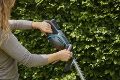GARDENA - ComfortCut 50/18V-P4A Ready-To-Use Set - Heggenschaar -Tuin Aanleg 1200x799 126