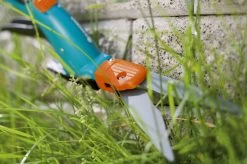 GARDENA Comfort Grasschaar - 360° Draaibaar - Antikleef Coating - Golfsnede -Tuin Aanleg 1200x799 134