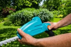 GARDENA - THS 42/18v Accu - Heggenschaar - 42cm - Met Draaibare Kop 7 GARDENA - THS 42/18v Accu - Heggenschaar - 42cm - Met Draaibare Kop -Tuin Aanleg 1200x799 93