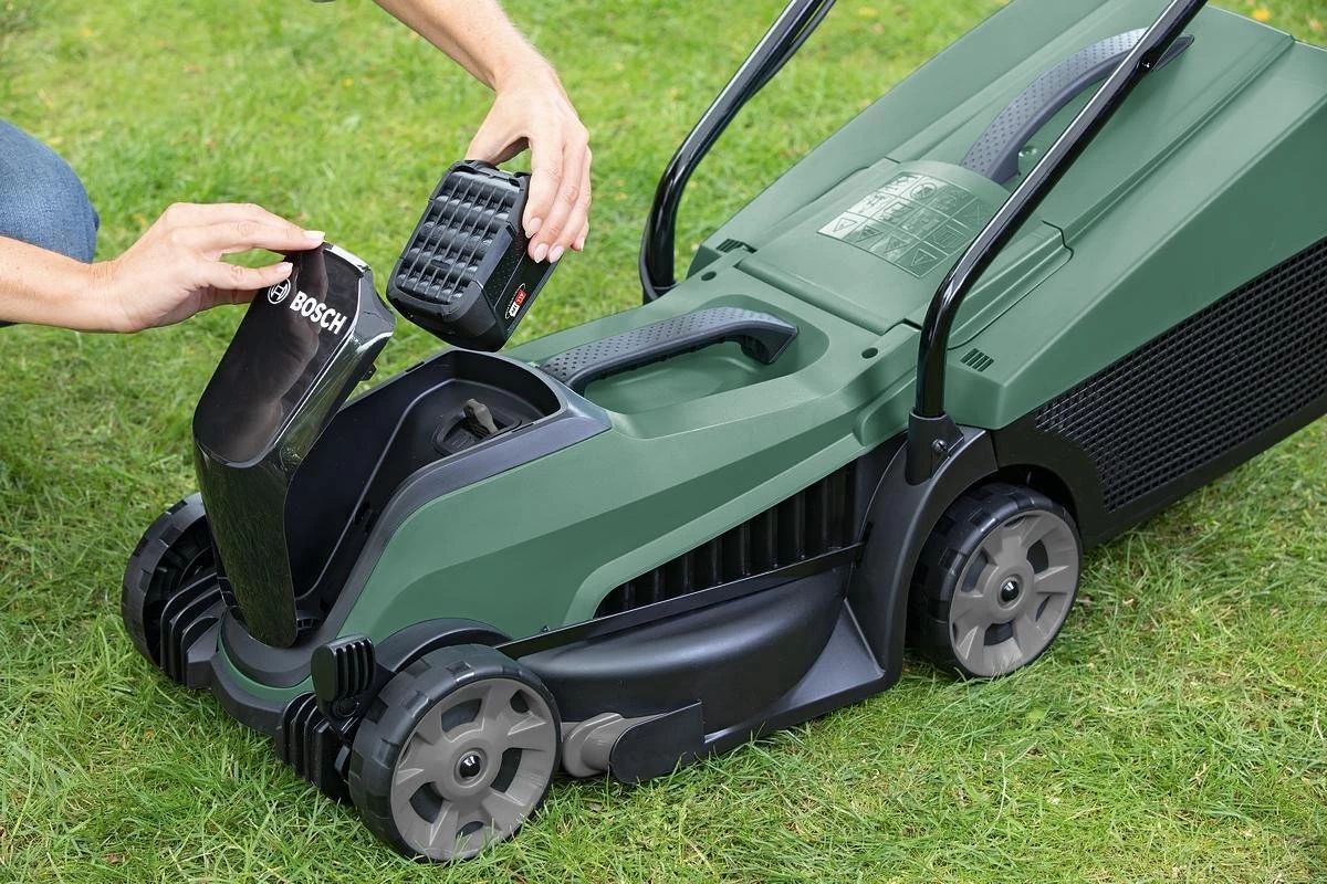 Bosch CityMower 18-300 Accu Grasmaaier - Met 1 X 18 V Accu En Lader 14 Bosch CityMower 18-300 Accu Grasmaaier - Met 1 X 18 V Accu En Lader - Afbeelding 12
