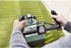 Bosch CityMower 18-300 Accu Grasmaaier - Met 1 X 18 V Accu En Lader 28 Bosch CityMower 18-300 Accu Grasmaaier - Met 1 X 18 V Accu En Lader -Tuin Aanleg 1200x813 7