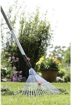 GARDENA Combisysteem Bladhark Hark - Werkbreedte Verstelbaar 30/50 Cm - Aanbevolen Steellengte 130 Cm -Tuin Aanleg 825x1200 19