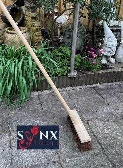 Synx Tools Bezem - Stadsbezem 30 Cm - Buitenveger - Veger - Steel 120 Cm - Harde Natuurvezels - Straatbezem - Bezems - Buitenbezem - Tuinbezem -Tuin Aanleg 880x1200 2