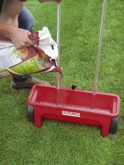 Kreator KRTGR9001 Strooiwagen - 45 Cm Strooibreedte - 12 Liter Inhoud -Tuin Aanleg 900x1200 24